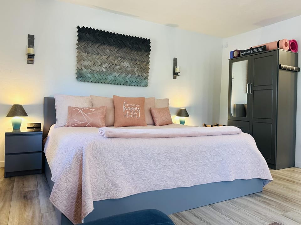 Bed, Bedroom