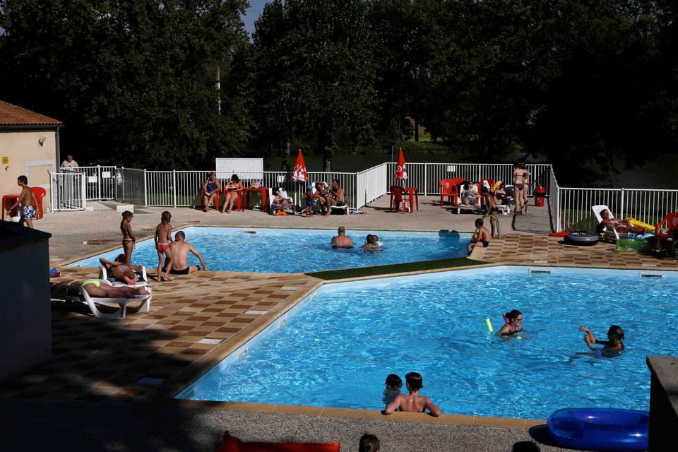 Swimming pool, Swimming pool