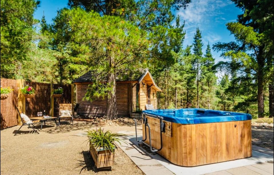Hot Tub, Hot Tub