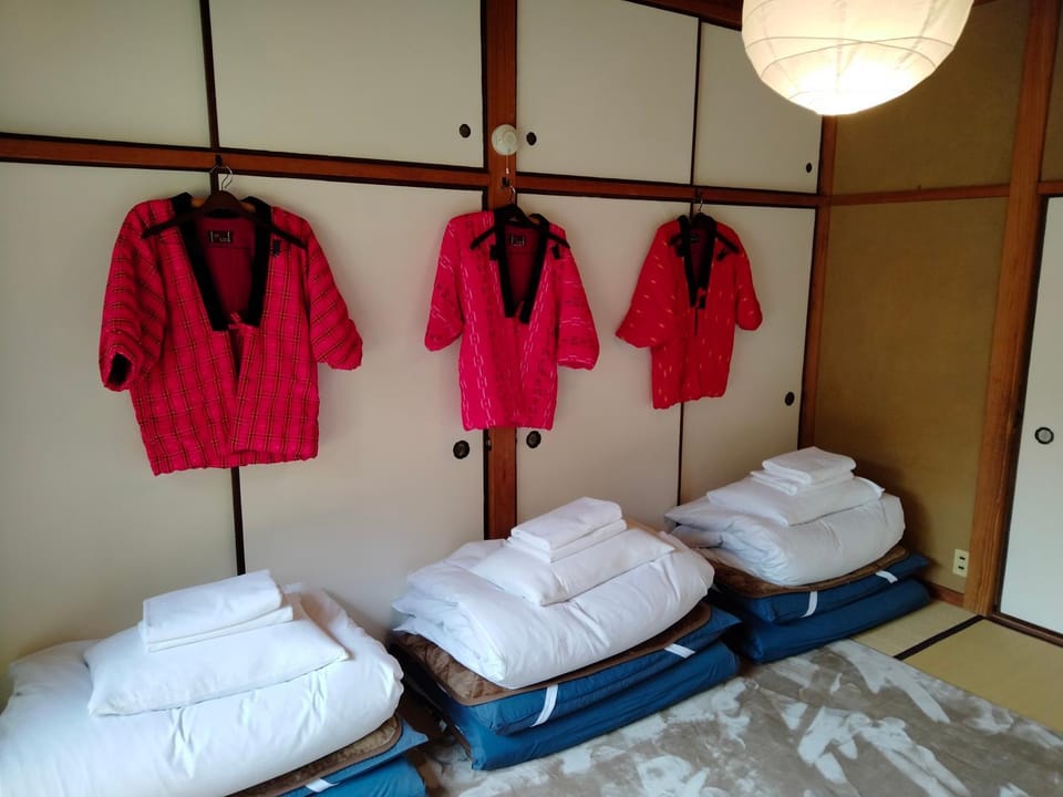 Bed, Photo of the whole room, towels
