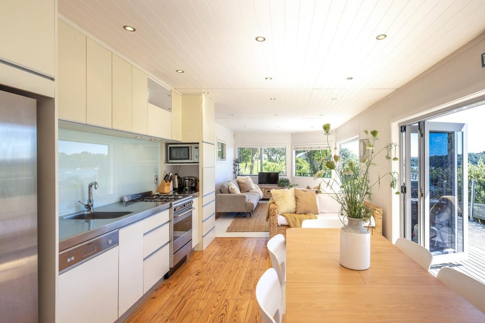 Tawa Cottage - Coast & Country House in Auckland Region