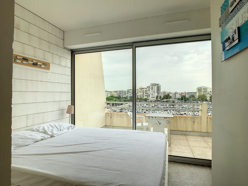 Charmant F2 avec terrasse, vue mer et parking, Carnon - FR-1-715-79 Apartment in Mauguio