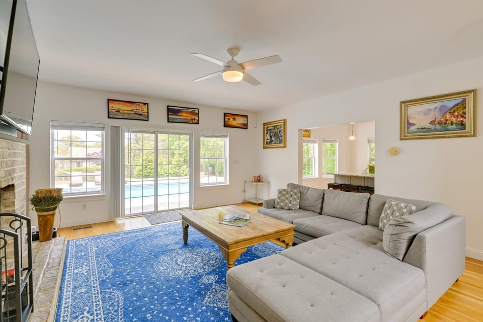Pet-Friendly Southampton Paradise with Pool! House in Southampton