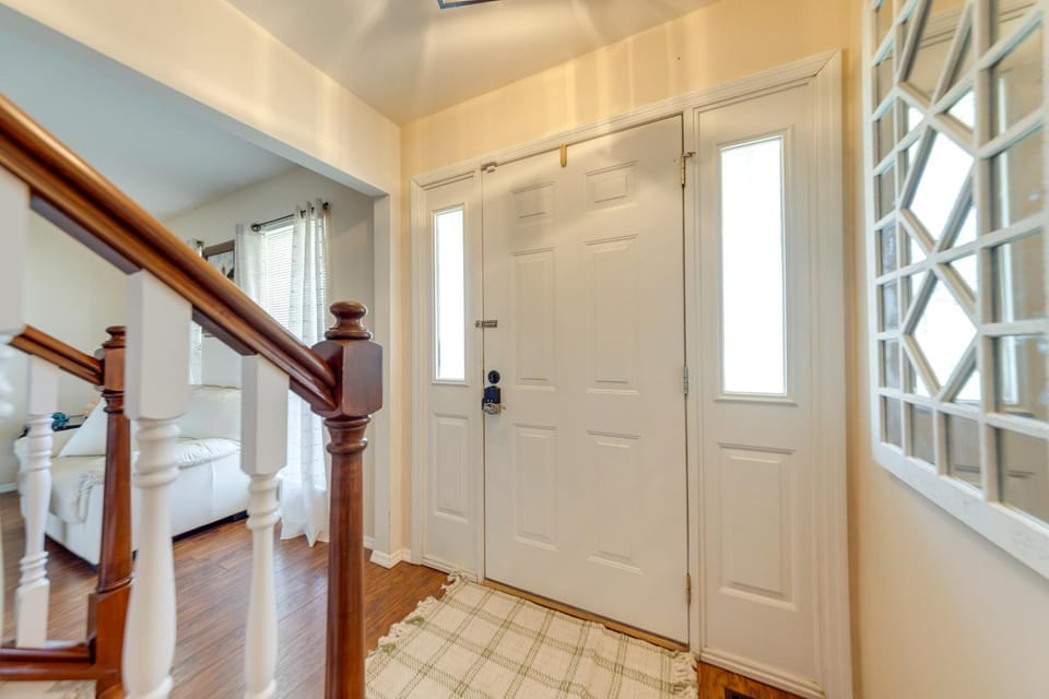 Families Welcome! Spacious O'Fallon Home w/ Yard House in OFallon
