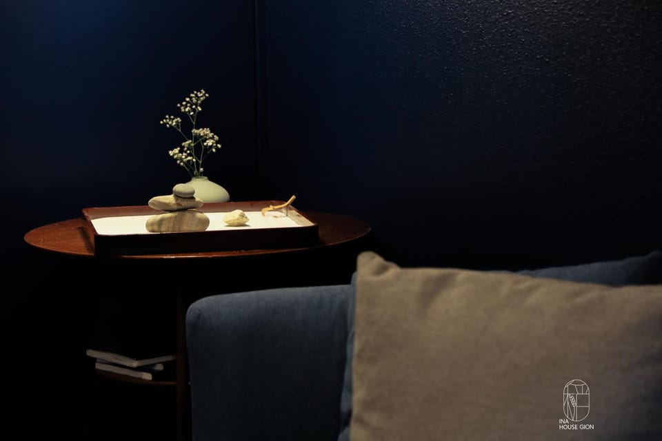 Decorative detail, Seating area, furniture