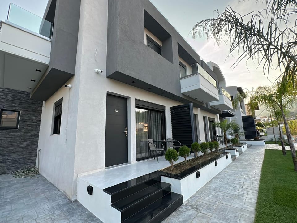 Property building, Patio, Day