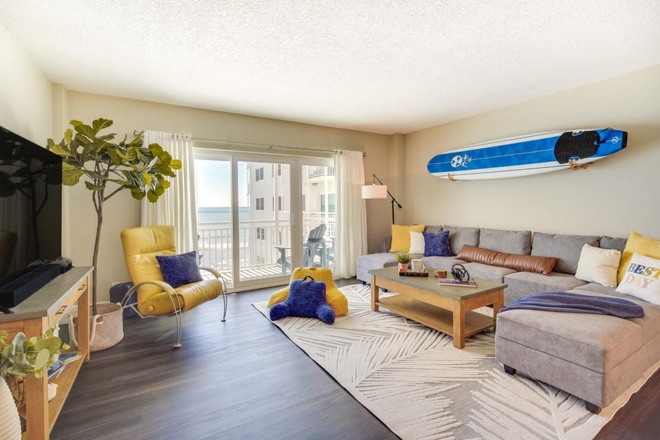 Oceanfront Satellite Beach Condo w/ Balcony, Views House in South Patrick Shores