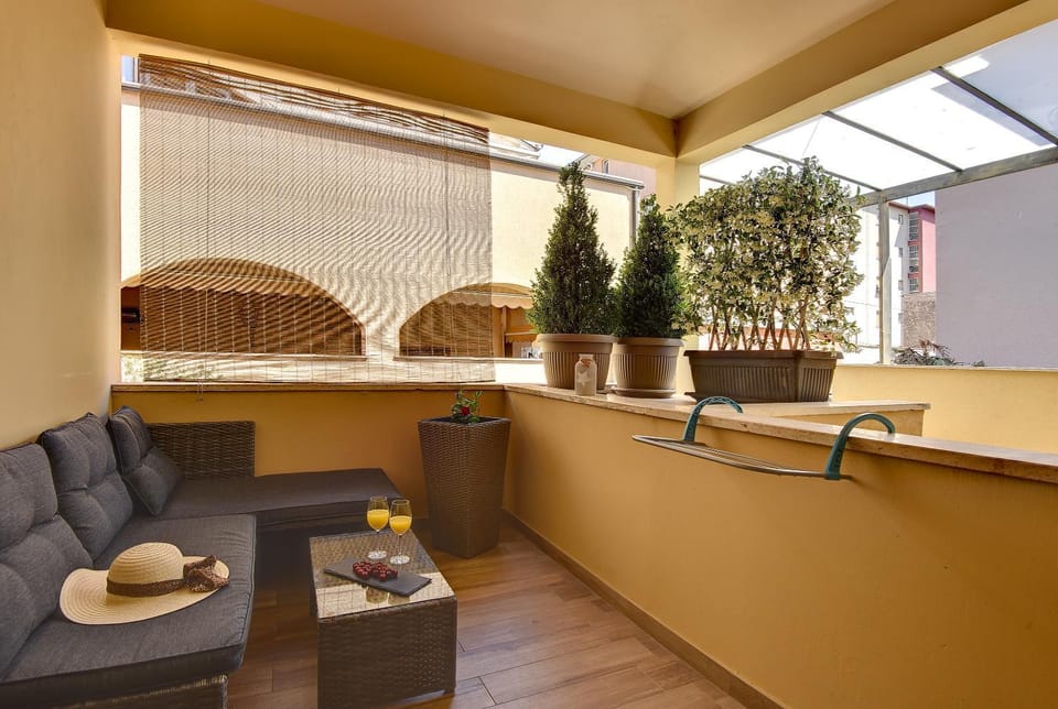 Balcony/Terrace, Balcony/Terrace