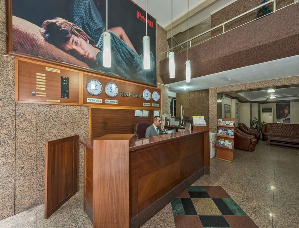 Facade/entrance, Lobby or reception, City view
