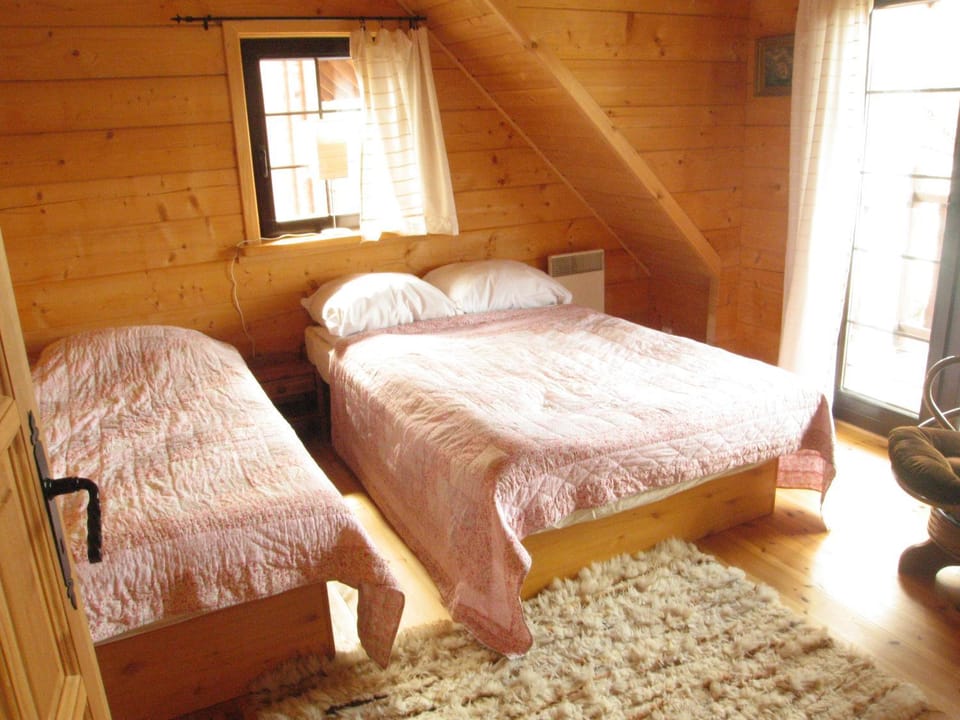 Bed, Other, Other, Other, Photo of the whole room, Seating area, Bedroom, towels, towels
