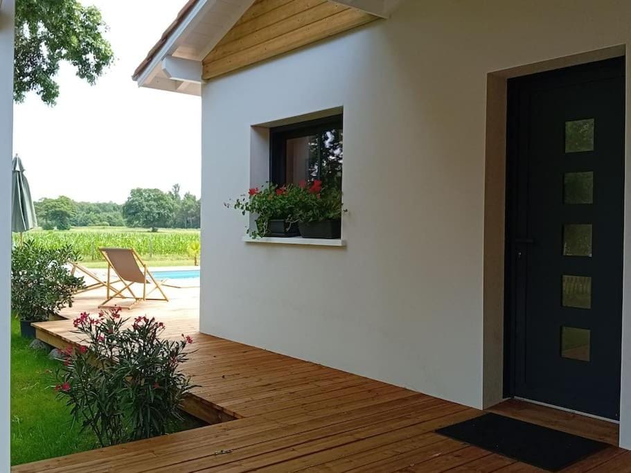 Property building, Facade/entrance, Spring, Day, Garden, Garden view