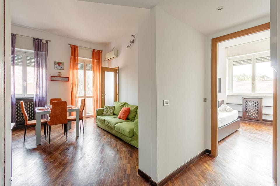 Living room, Bedroom