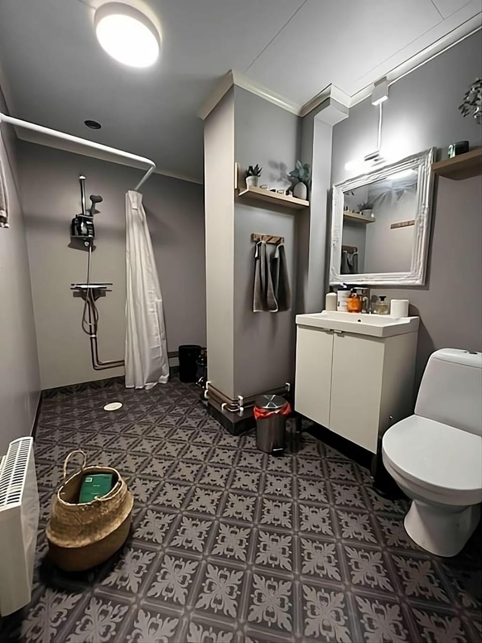 Shower, Toilet, Bathroom