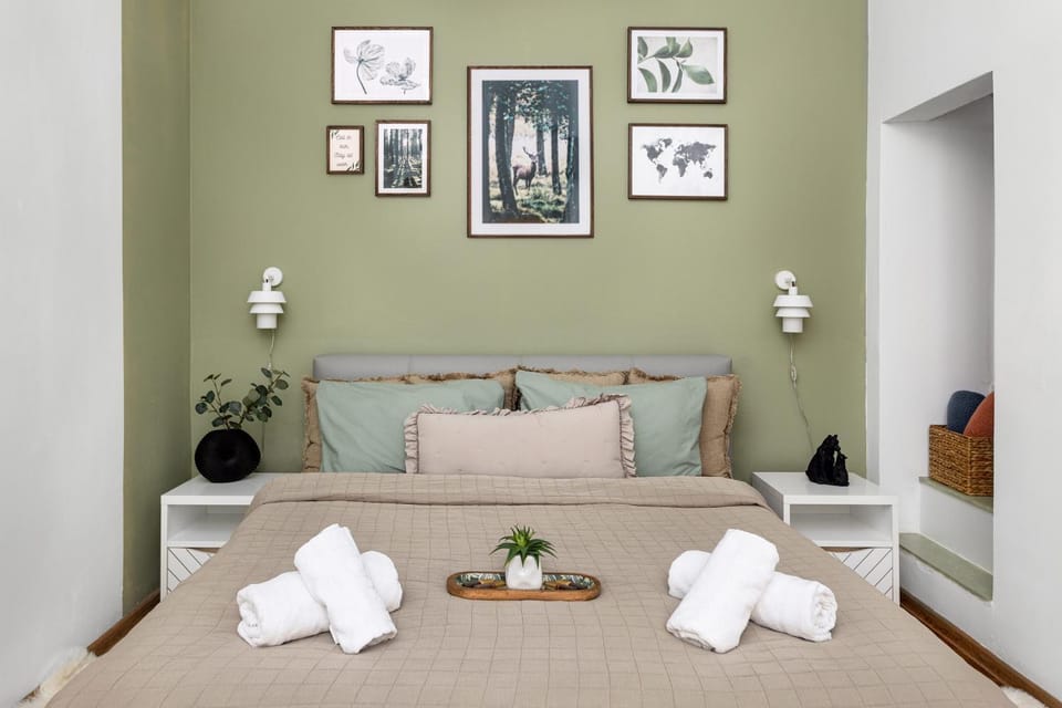 Bedroom, towels