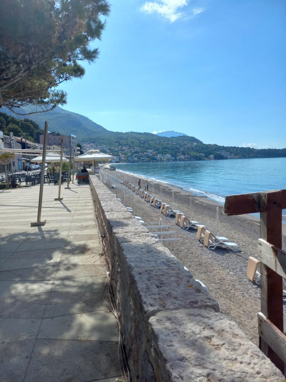 Neighbourhood, Beach