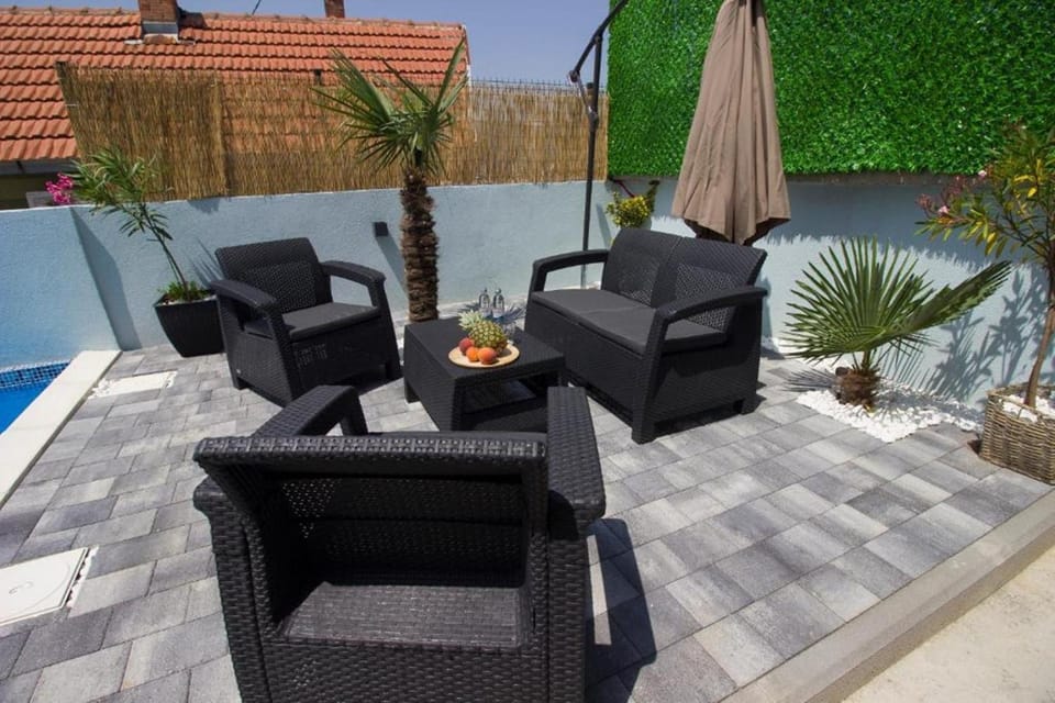 Balcony/Terrace, Garden view