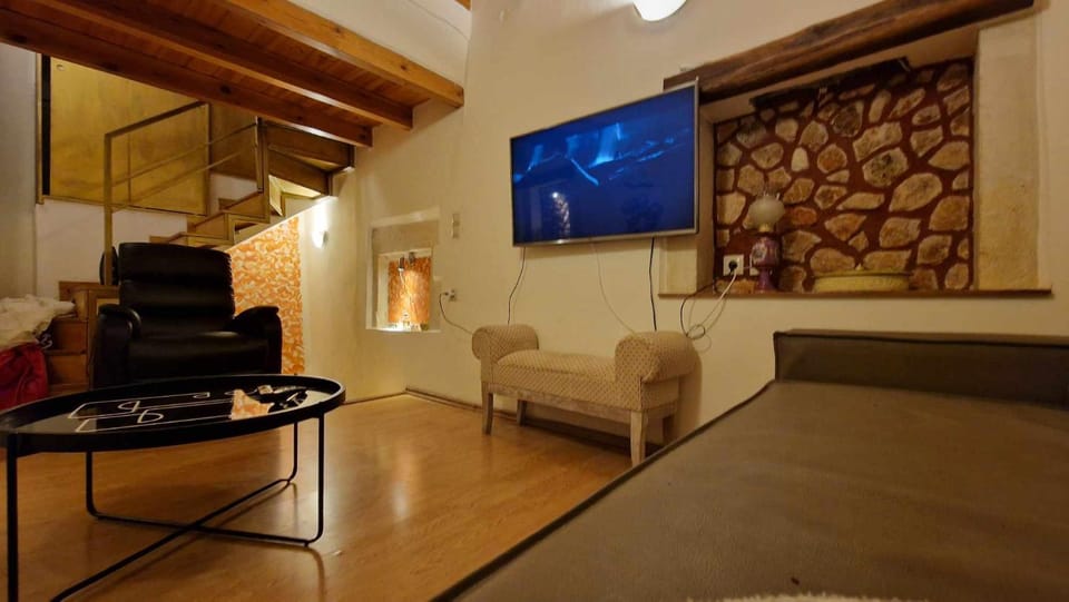 Traditional 3 Story Townhouse ,Batta Hanem House in Chania