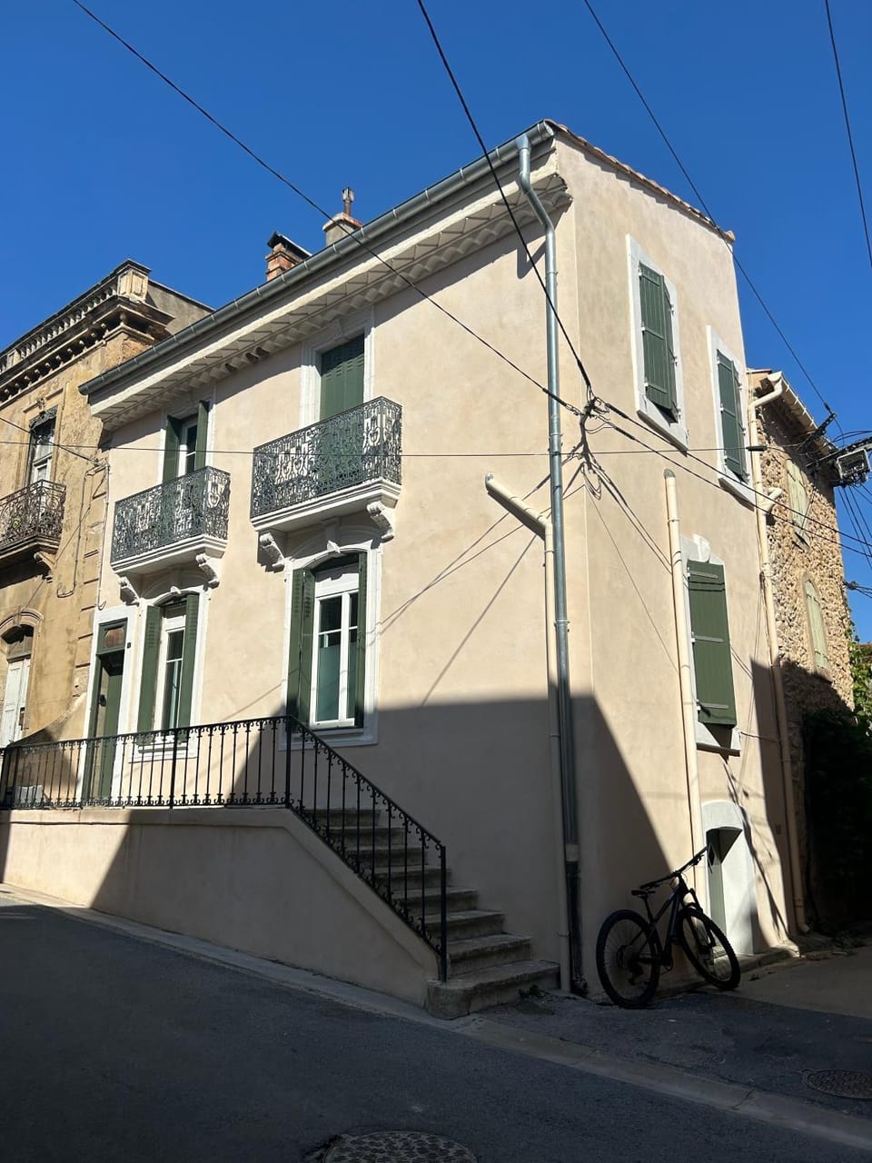 Property building, Street view