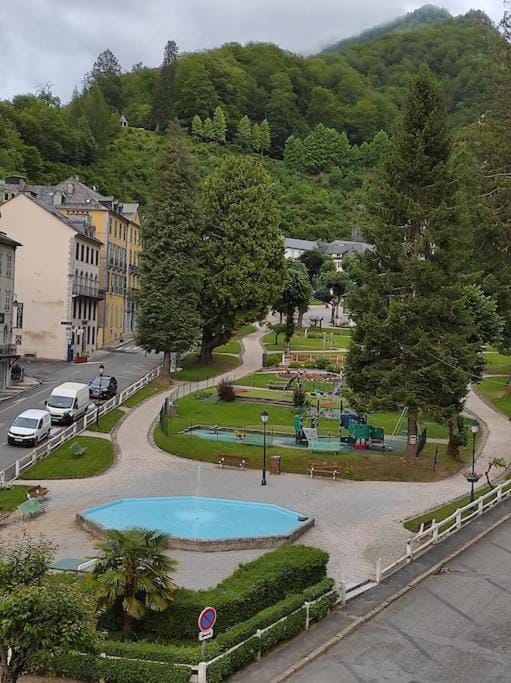 Neighbourhood, Natural landscape, Garden view