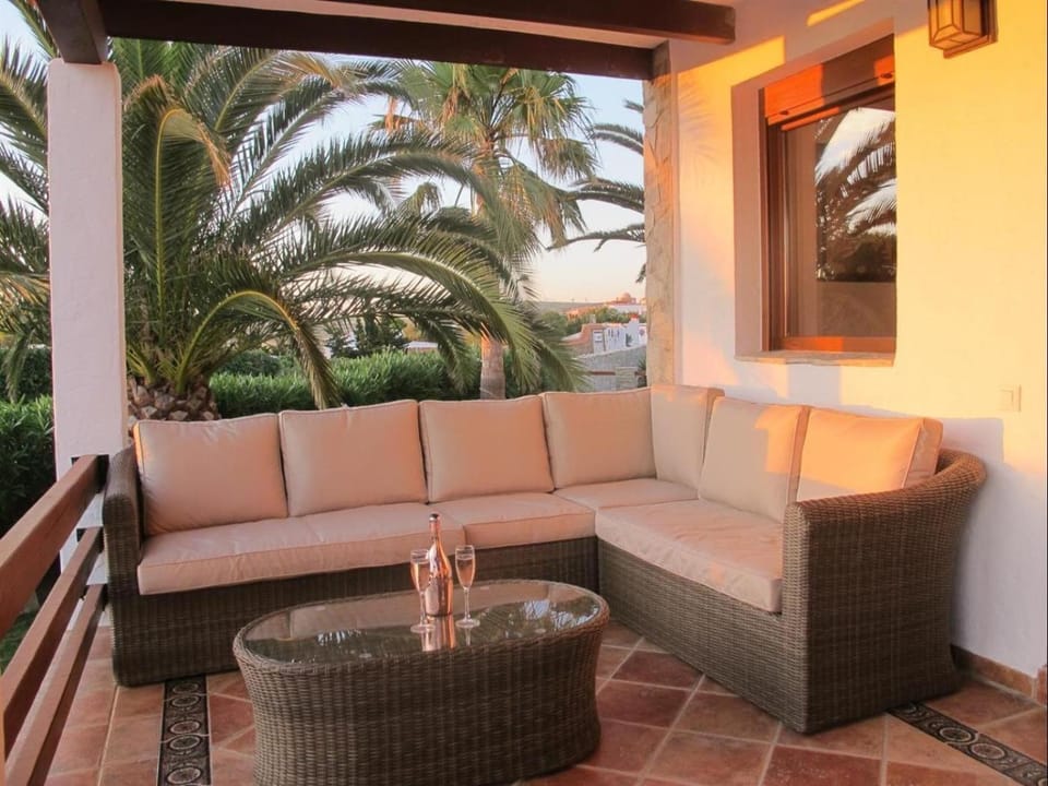 Patio, Day, Garden, View (from property/room), Balcony/Terrace, Seating area, Garden view