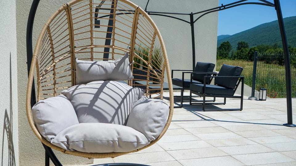 Patio, Day, Natural landscape, Seating area, Mountain view