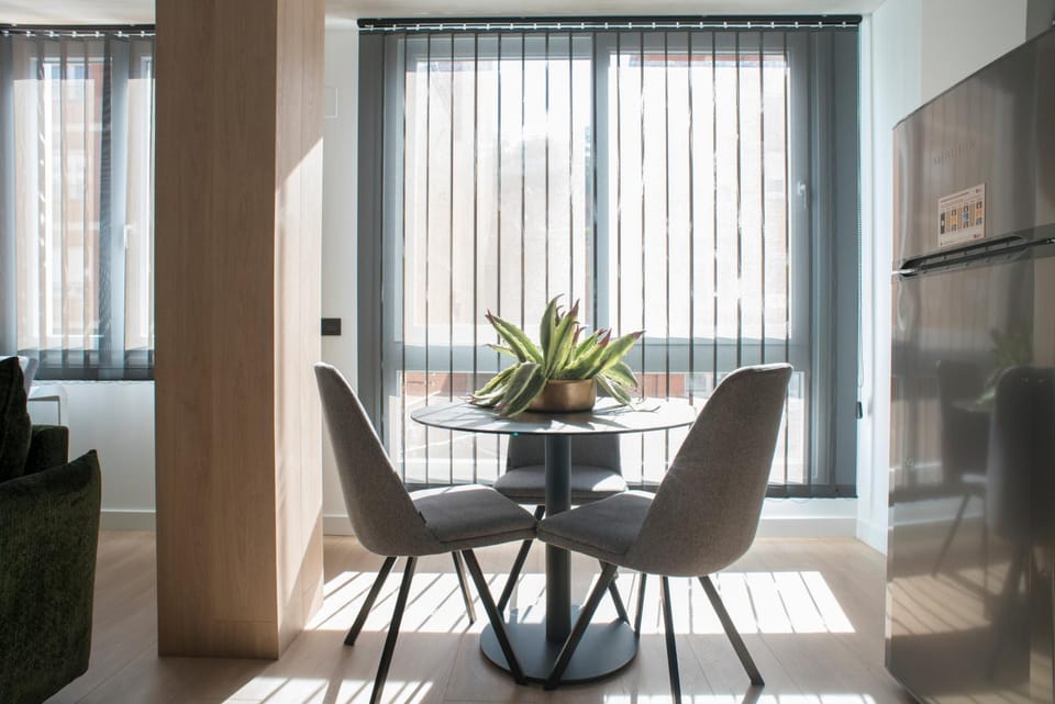 Seating area, Dining area