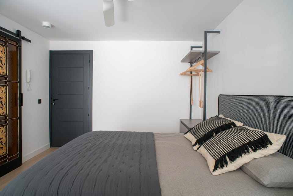 Bed, Photo of the whole room, Bedroom, wardrobe