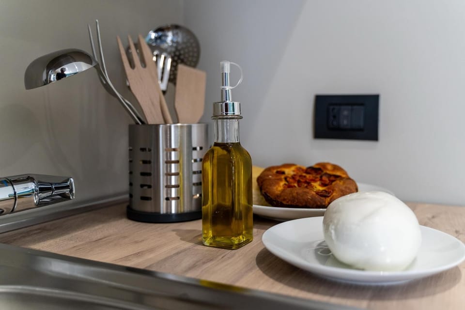 Kitchen or kitchenette, Food and drinks, Food