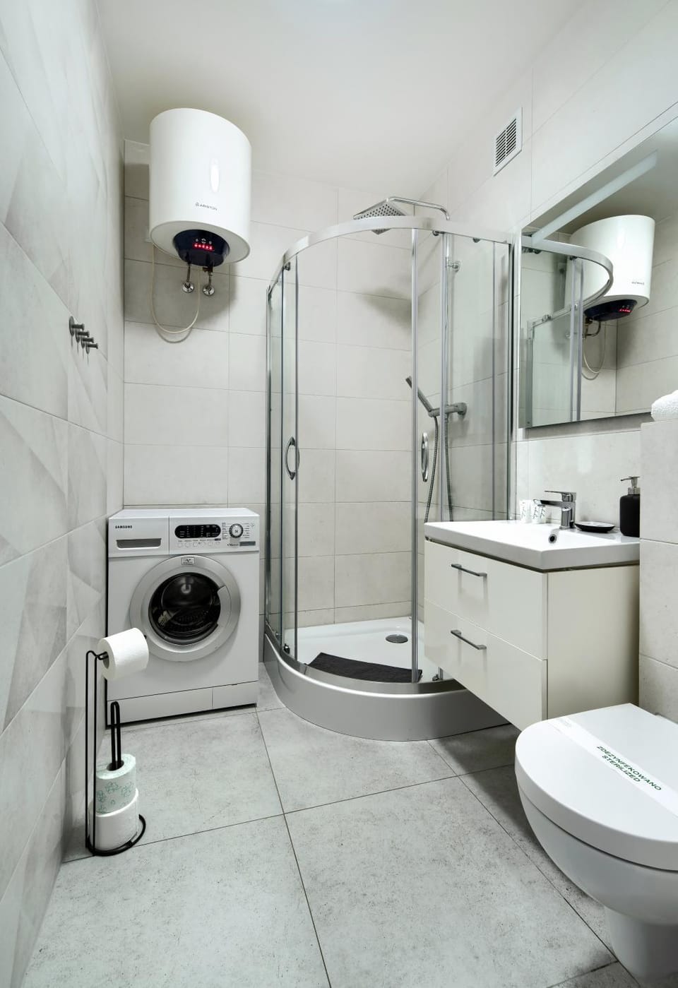 Shower, Toilet, Bathroom, washing machine