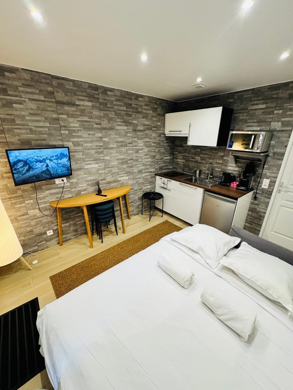 Bed, Night, kitchen