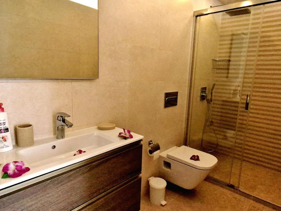 Rooftop Las Vistas, 2 bedrooms First Line House in Playa de las Americas