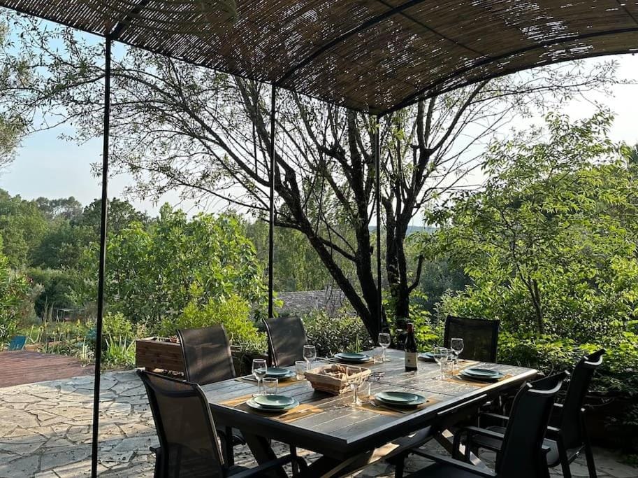 Patio, Day, Natural landscape, BBQ facilities, Garden, Garden view, Pool view