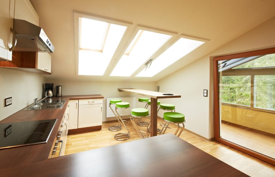 Kitchen or kitchenette, Seating area, Dining area