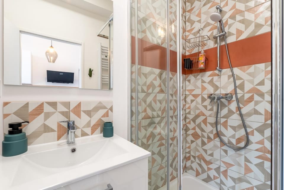Shower, Bathroom