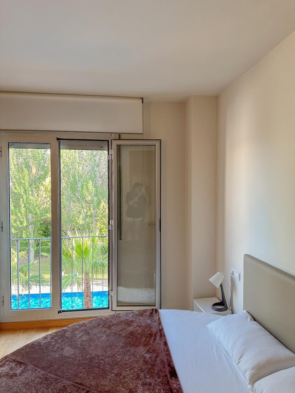 Bed, Photo of the whole room, Bedroom, Swimming pool, towels