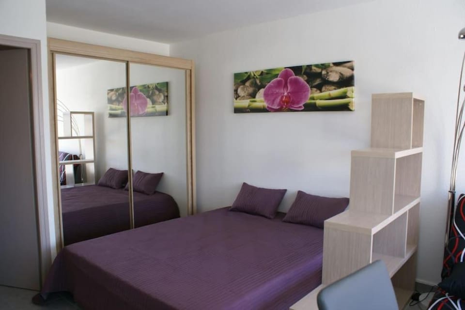 Studio 52, Héliopolis E au village naturiste Apartment in Agde