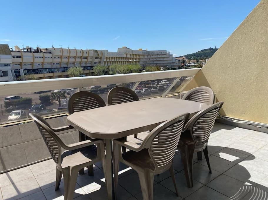 Studio 52, Héliopolis E au village naturiste Apartment in Agde