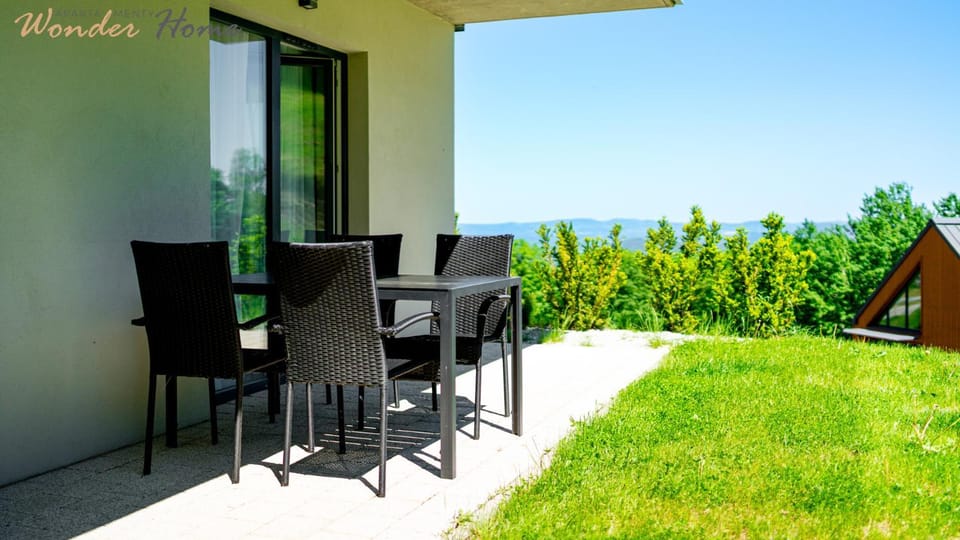 Spring, Day, Natural landscape, Balcony/Terrace