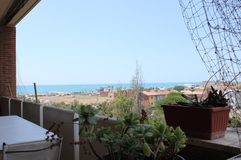 Day, View (from property/room), Balcony/Terrace, Dining area, Sea view