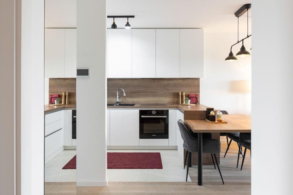 Kitchen or kitchenette, Dining area, dishwasher, pet friendly, stove