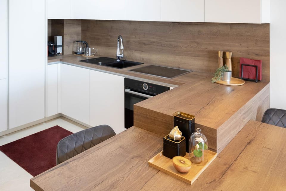 Kitchen or kitchenette, pet friendly, stove