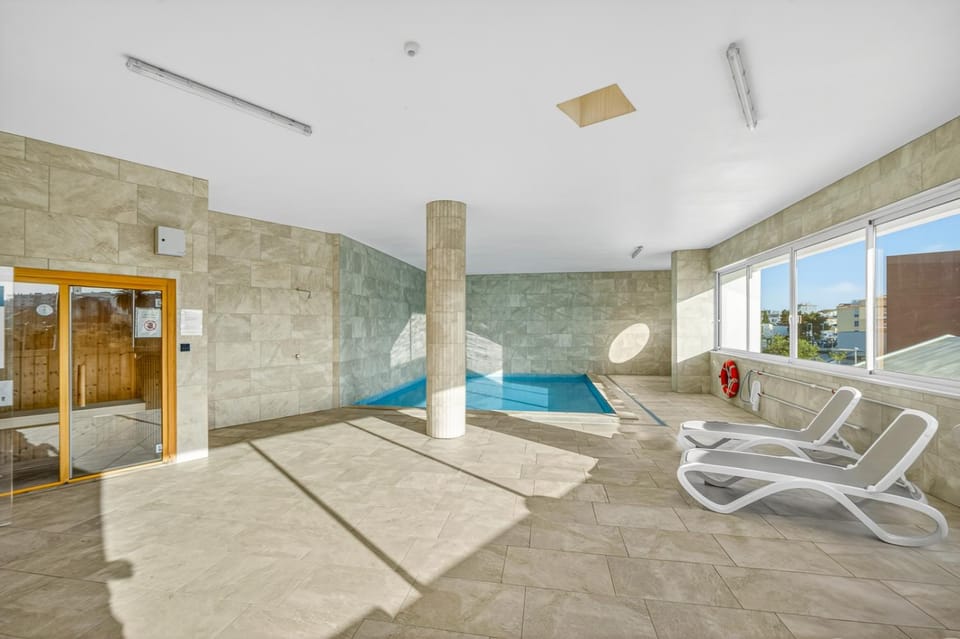 Sauna, Swimming pool