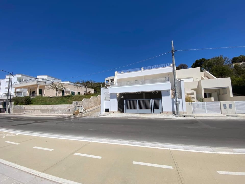 Property building, Neighbourhood