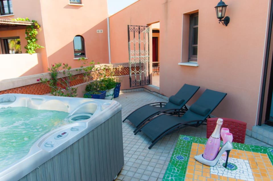 Patio, Hot Tub, sunbed