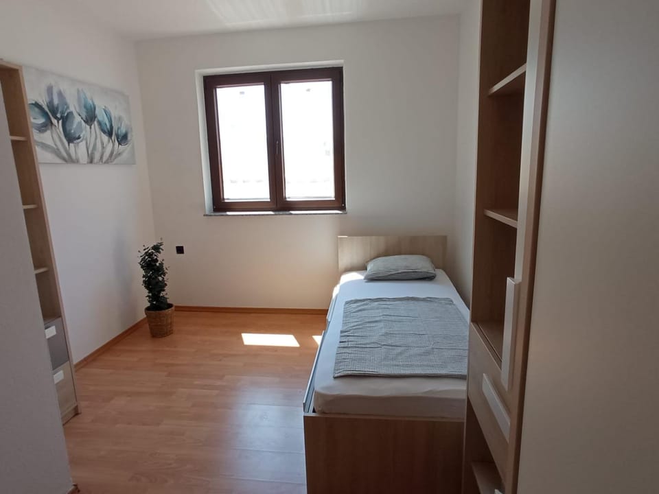Bed, Bedroom, Guests