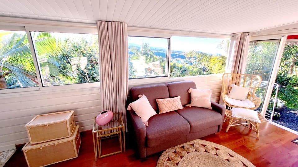 Le Quéléa Une case créole de charme classée 4 étoiles Y être c'est y être bien Apartment in Réunion
