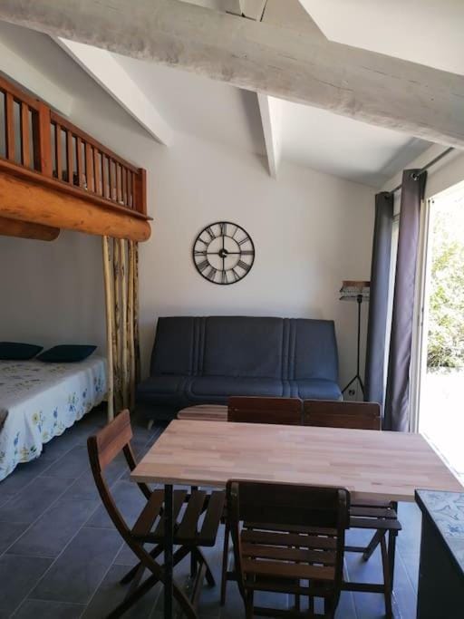 Meublé chaleureux en Provence Apartment in Provence-Alpes-Côte d'Azur