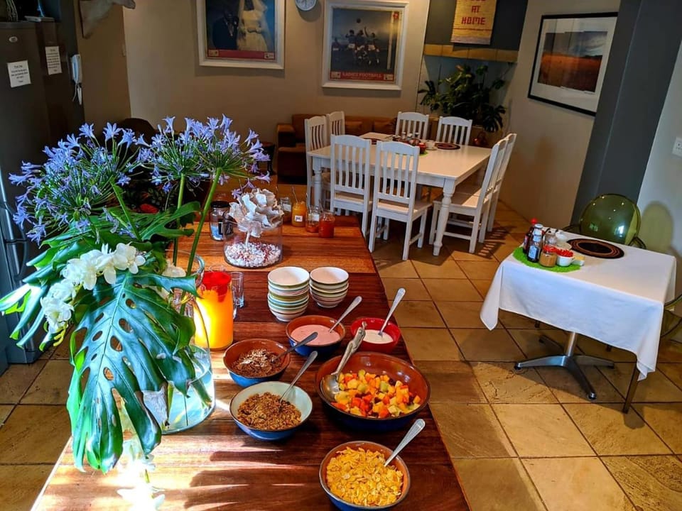 Breakfast, Buffet breakfast