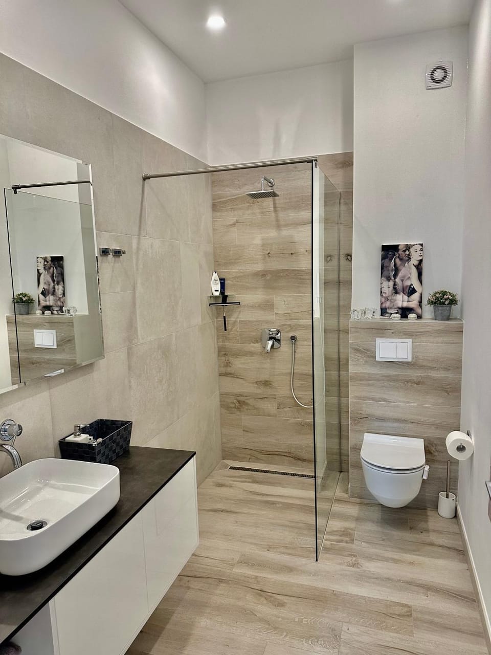 Shower, Toilet, Bathroom