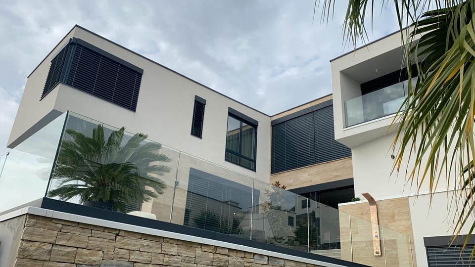 Property building, Day